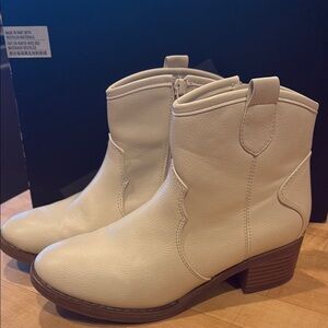 Cream Western Style Ankle Boots with Pointed Toe